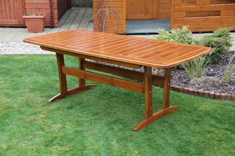 Drevený záhradný stôl Rulen
