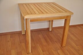 Stůl Feiffer mahagonové dřevo 90×90 Stoly z prírodného ratanu