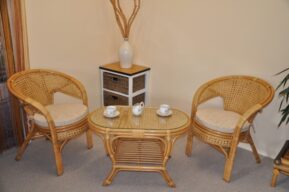 Ratanová sedací souprava Kina malá medová stolek ovál, polstry Ebony Sedenia z prírodného ratanu