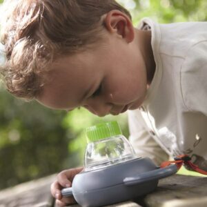 Haba Terra Kids Detská pozorovacia lupa na hmyz s karabínkou