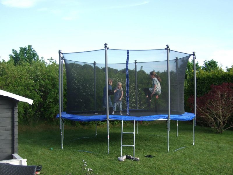 zahradna trampolina modra