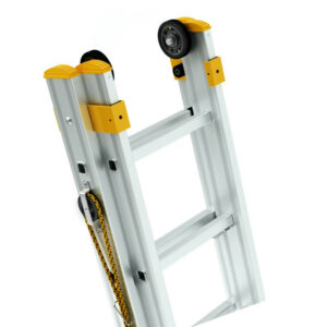 Hliníkový rebrík dvojdielny výsuvný s lanom 8316 PROFI PLUS